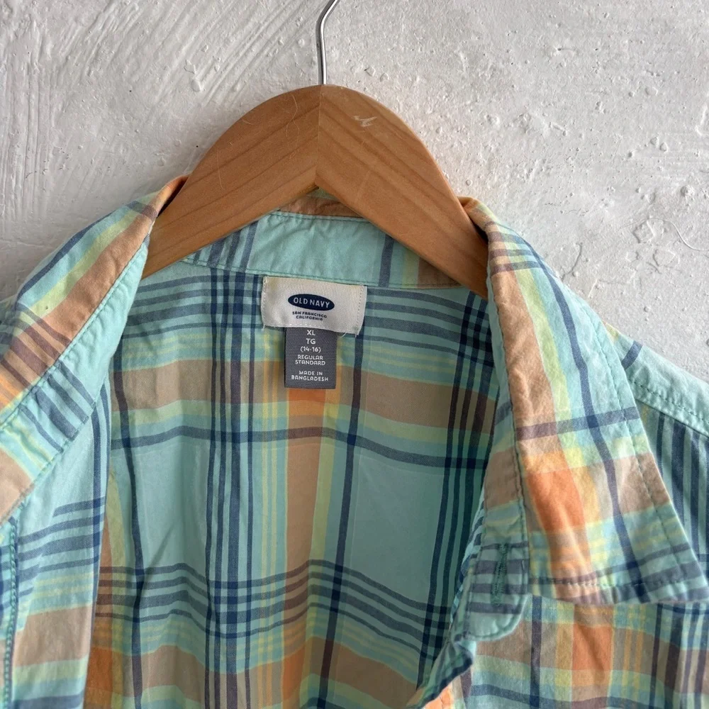 Boys old navy XL plaid button down short sleeve